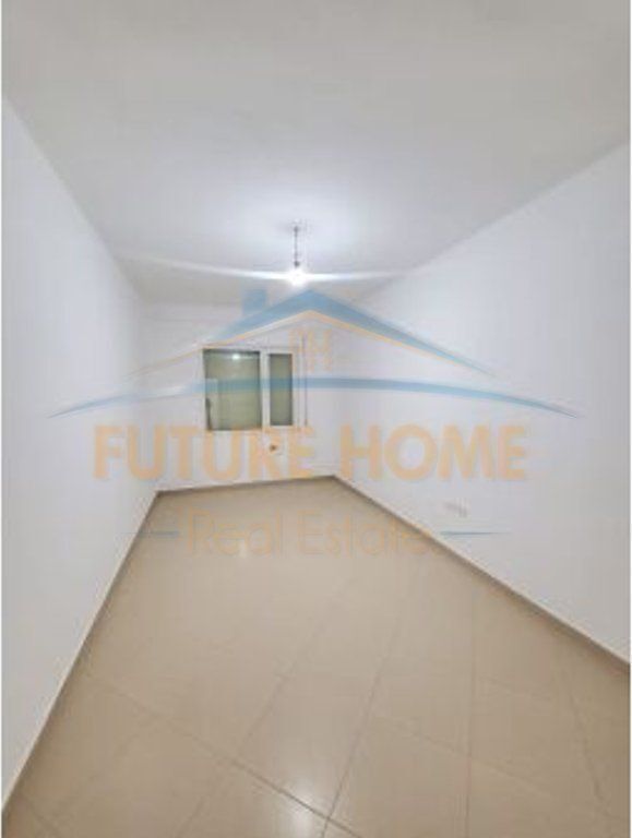 Qera, Apartament 2+1+Depo , Fresku , Tiranë