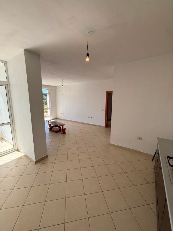 Appartamento 2+1 in vendita ad Astir