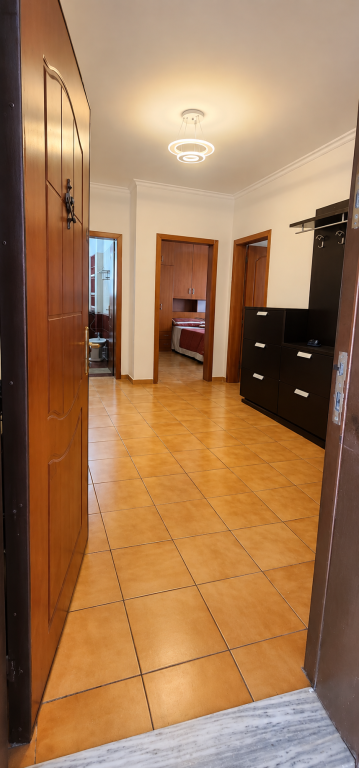 Apartament 2+1 me qira – Rruga Zonja Çurre, prane Shkolles se Baletit, Tiranë