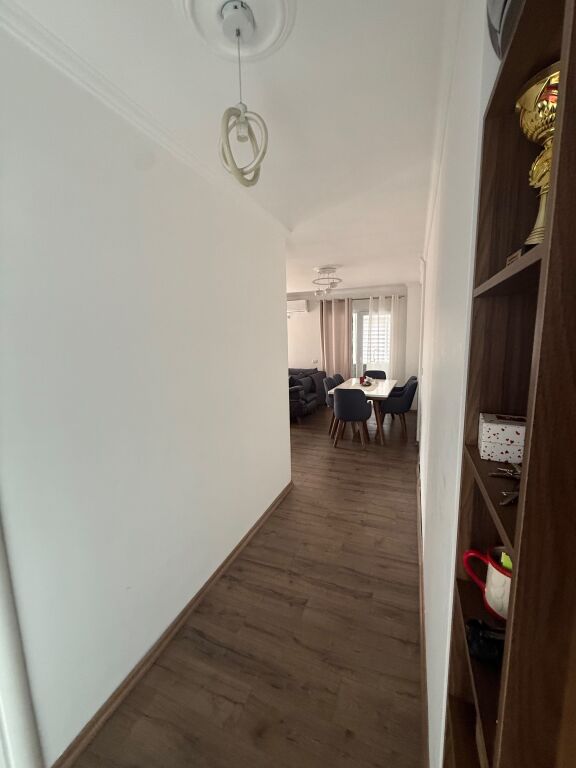 Jepet me qira 2+1+2 Fratari Astir 50.000 leke