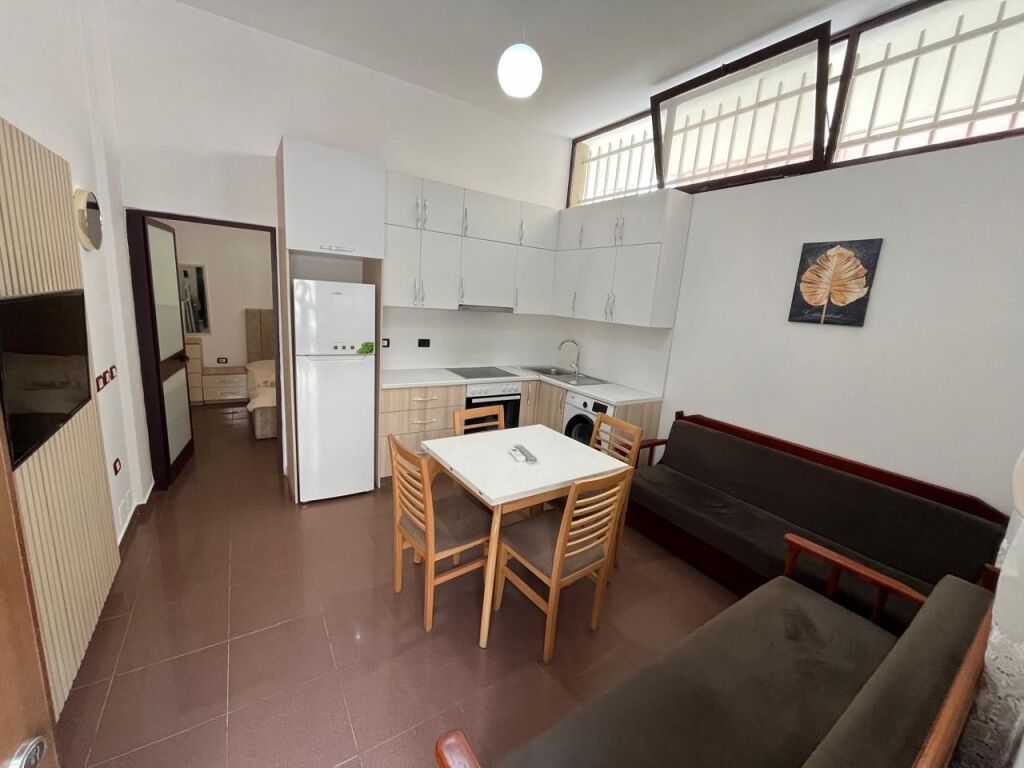 Qera | Apartament 1 + 1 | Rruga 5 Maji | 450 €/muaj