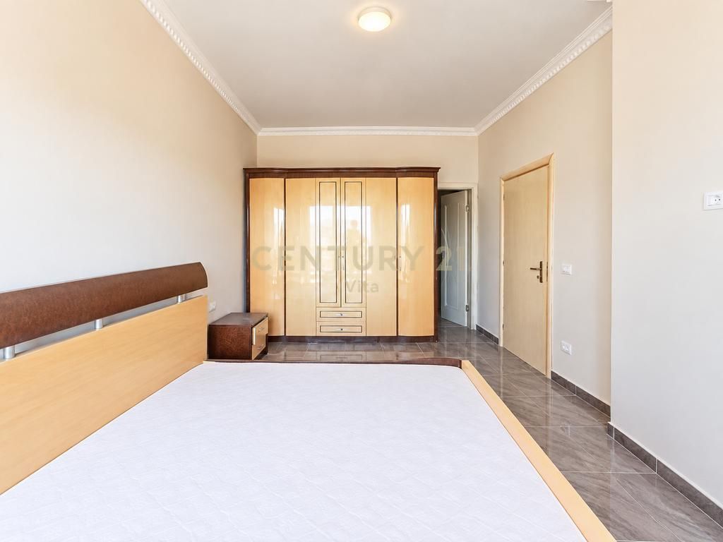 APARTAMENT 2+1+2 TUALETE + BALLKONE ME PAMJE TE LIRE ORJENTIM JUG-LINDJE-PERENDIM GJITH KOHES DRITE ,TEK STADIUMI !!
