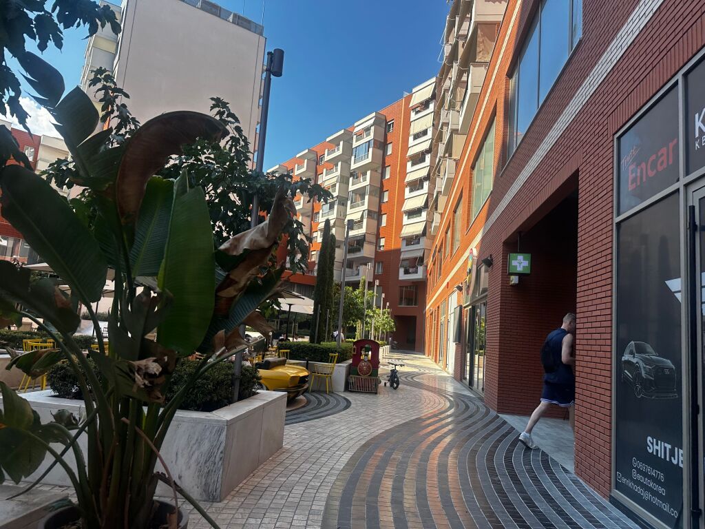 Ufficio in affitto a Delijorgji