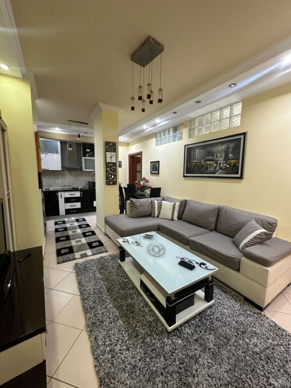 APARTAMENT 3+1 ME QIRA