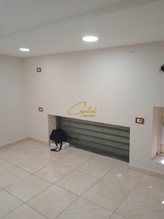 SHOP FOR RENT 30 M2 MINE PEZA STREET 45,000 LEKE