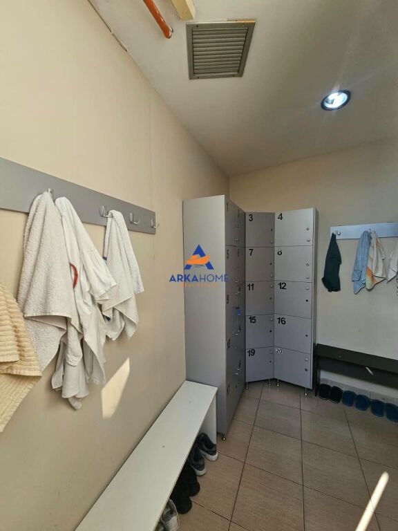 VENDITA AMBIENTE 190 M2 "STRADA ELBASANIT, VICINO A DOWN TOWN" 646.000 EURO