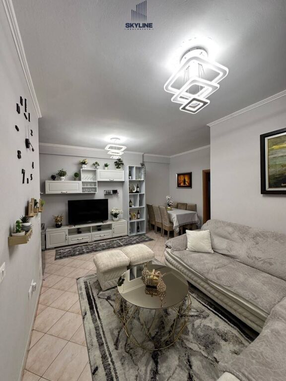 Shitet Apartament 2+1 në Yzberisht