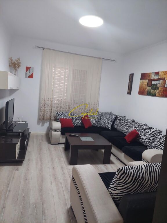 APARTAMENT ME QIRA 2+1 ISH TREGU ELEKTRIK 65.000 LEKE
