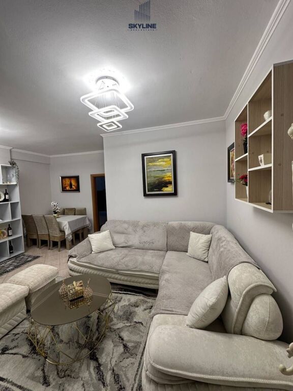 Shitet Apartament 2+1 në Yzberisht