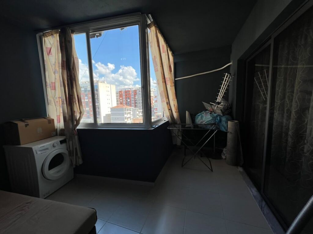 Shitet, Apartament 1+1 , Unaza e Re, Tirane . Empire74276