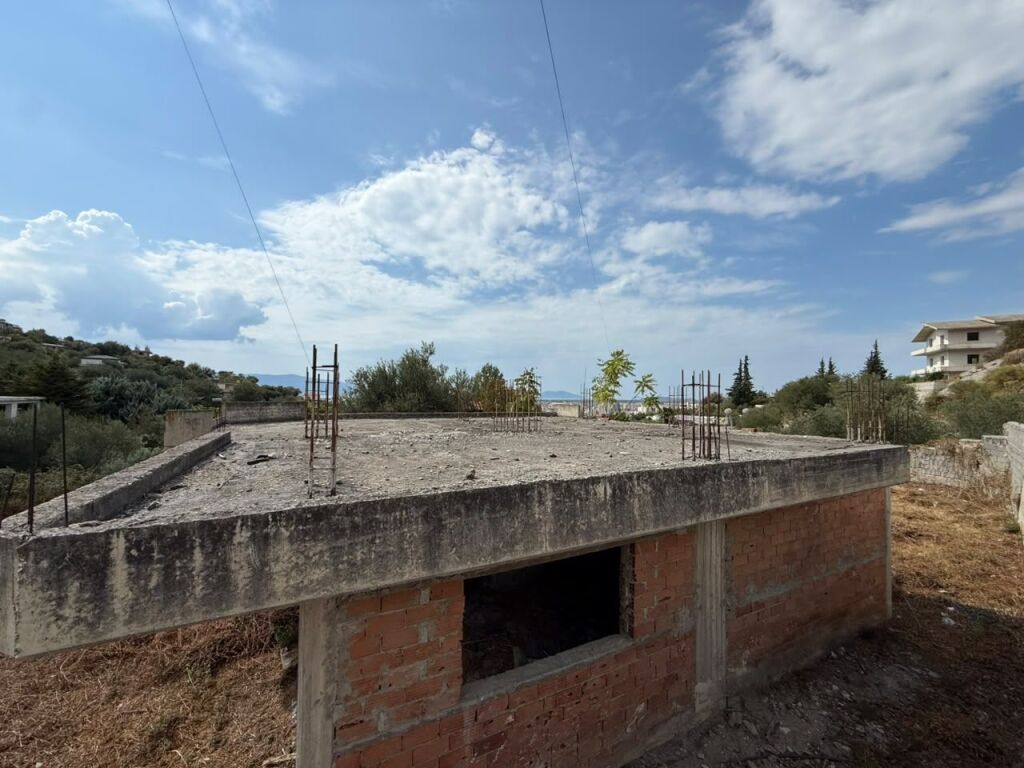 Private house for sale in Vlora