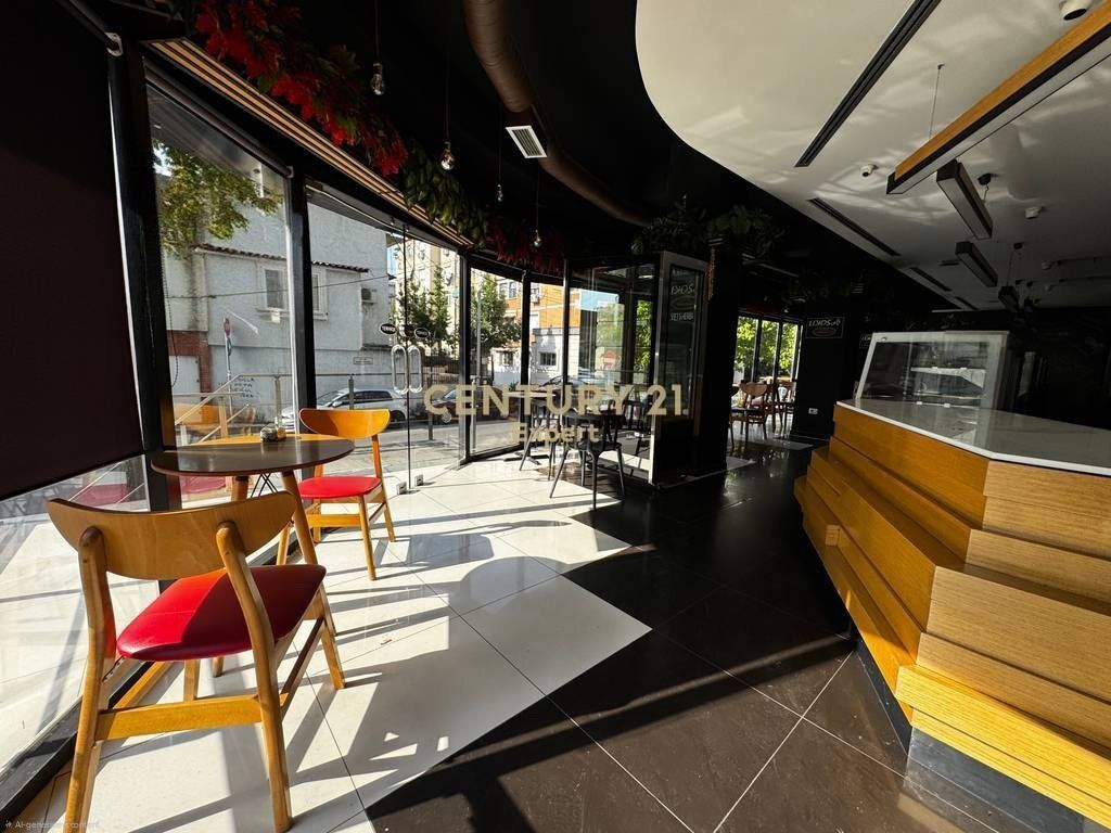 JAPIM ME QIRA DYQAN DHE AKTIVITET PER RESTAURANT, FURRE BUKE, PASTICERI 3,500 € /Muaj