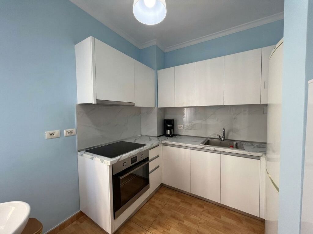 Qera , Apartament 2+1 , Rruga e Barrikadave , Tirane