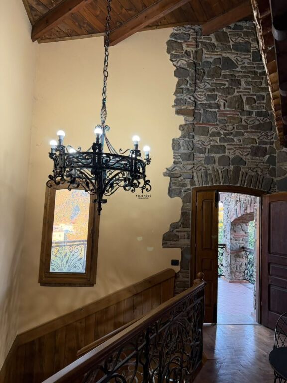 FOR SALE 3-STORY VILLA NDROQ 77,000,000 LEKE  FH-93591
