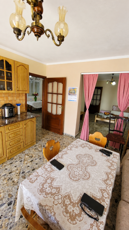 💫Shitet  Apartament 2+1+2 ballkone në zemër të Kavajë