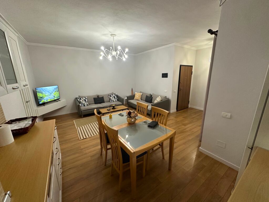 Qera, Apartament 2+1, Fakultetit Ekonomik