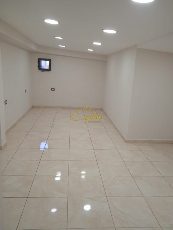 SHOP FOR RENT 30 M2 MINE PEZA STREET 45,000 LEKE