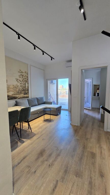 LAPRAKE APARTAMENT 1+1 PER QERA!