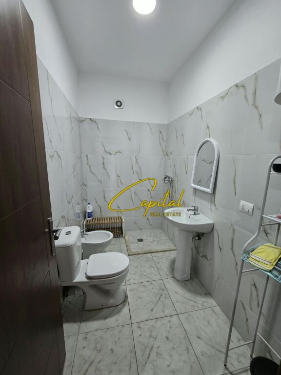 UFFICIO IN AFFITTO 145 M2 21 DICEMBRE 160.000 LEKE