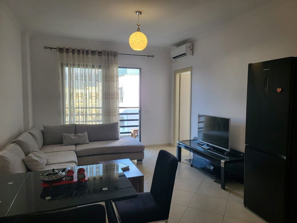 Apartament 2+1 (Rruga "Thoma Koxhaj", Pallatet Çabej), Tiranë