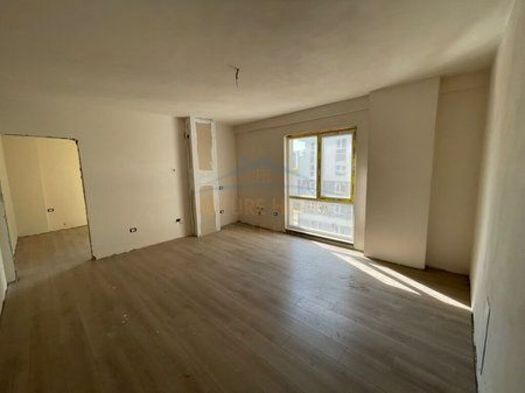 For sale, Apartment 1+1+Parking Space, Univers City, Tirana