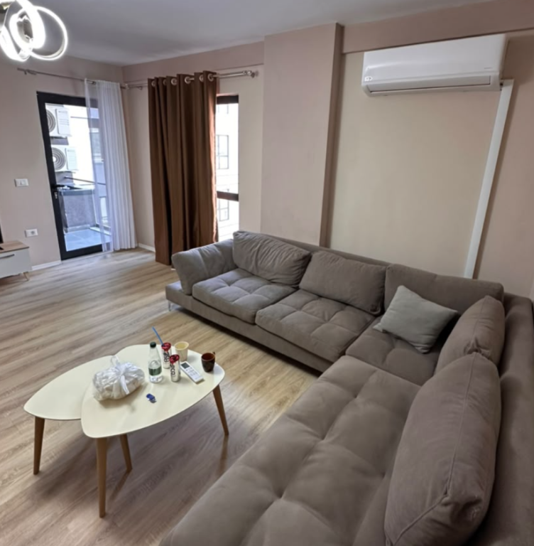 Appartamento 2+1+2 in affitto in Via 5 Maji !! 60.000 leke !!