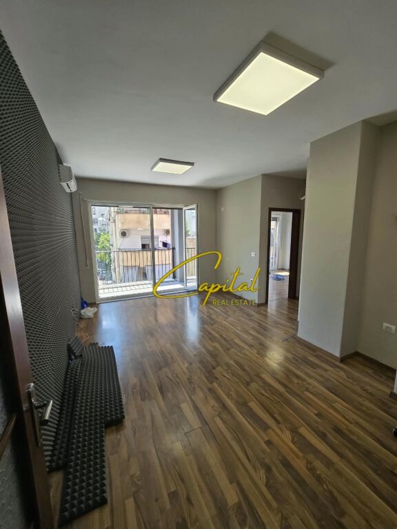 UFFICIO IN AFFITTO 145 M2 21 DICEMBRE 160.000 LEKE