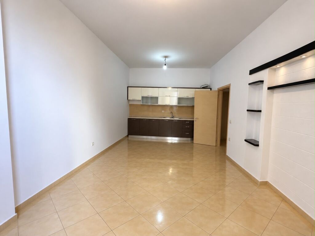 Office for rent in Yzberisht