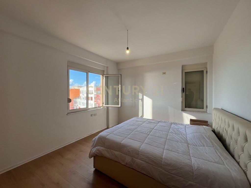 SHITET APARTAMENT 2+1+2TUALETE KOMPLEKSI ROTONDO FULL PAMJE DETI PLEPA !