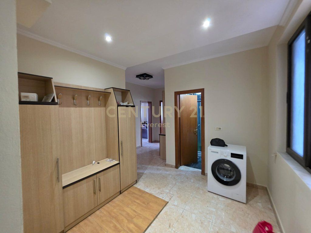APARTAMENT 2+1 PER QIRA, MINE PEZA