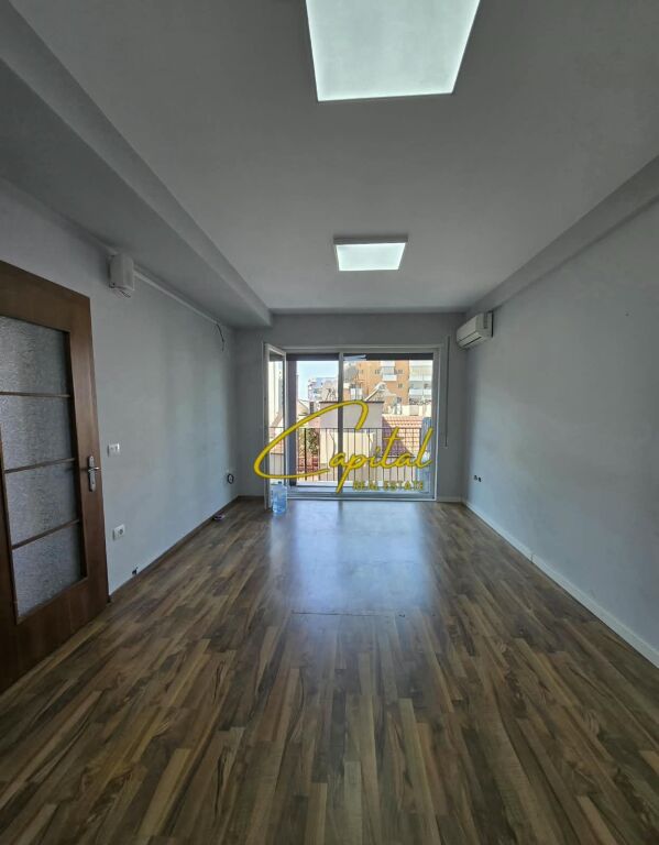 UFFICIO IN AFFITTO 145 M2 21 DICEMBRE 160.000 LEKE