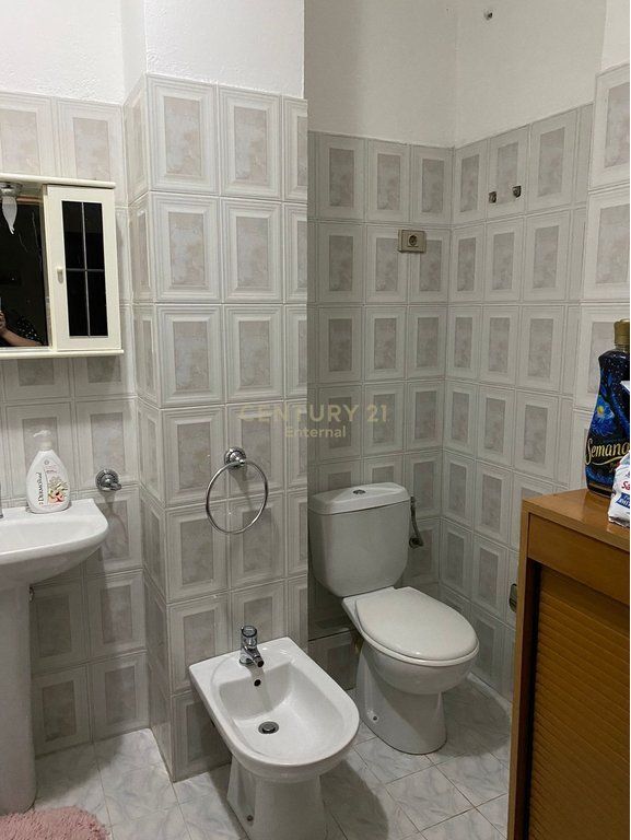 SHITET APARTAMENT 2+1+2 – TEK URA E NISHARAKUT! 273,000 € 25,000,000 Lekë