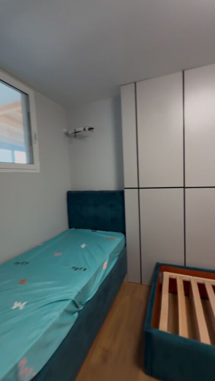Shitet Apartament 2+1+2 me Verandë - Ngjitur me Deliorgjin, Rr. e Kavajës, Tiranë