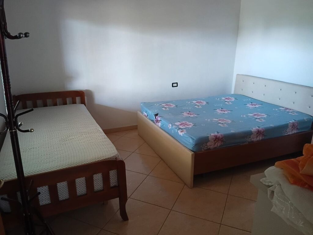 APARTAMENT ME QERA 1+1 BULEVARDI I RI 50.000 LEKE FH-93603