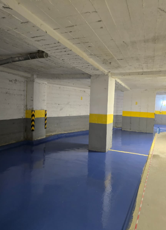 SHITEN POSTE PARKIMI 120 m² | PËRBALLË DELIJORGJIT