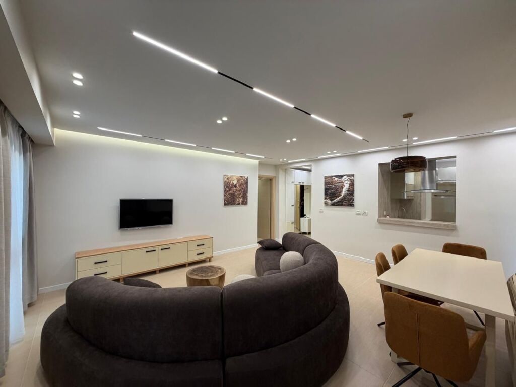 Qera,Apartament 3+1+2, TEK KOMPLEKSI NOBIS, LIQENI ARTIFICIAL