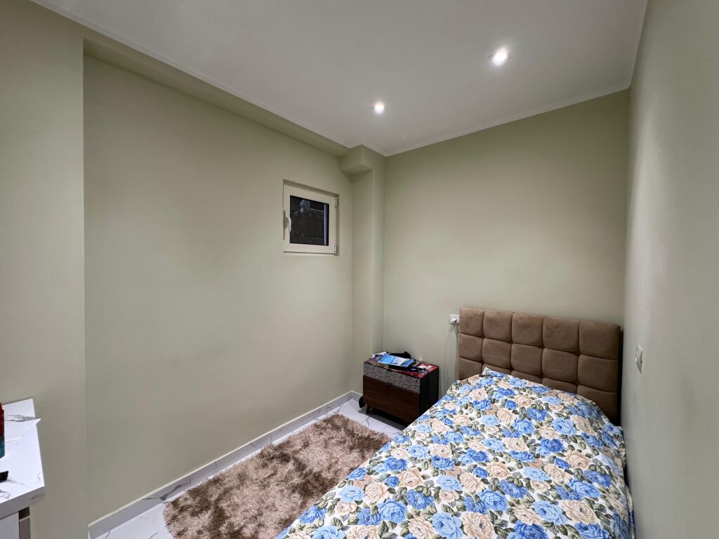 Shitet Apartament 2+1