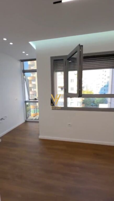 SHITET APARTAMENT 1+1 TE 21 DHJETORI 16.600.000 LEKE