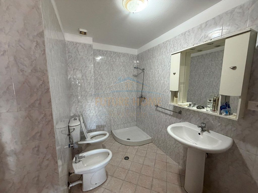 Rent, Apartment 2+1+2, Paris Commune, Tirana