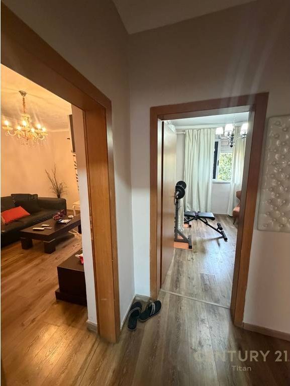 Shitet Apartament 2+1+2 ballkone te 21 Dhjetori