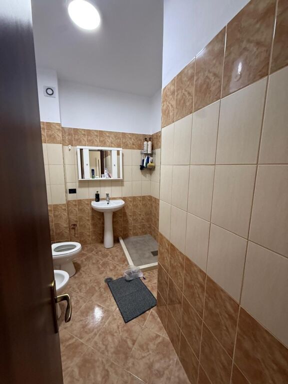 Vlore , Plazhi i vjeter, Shitet,1+1  pamje nga deti,  