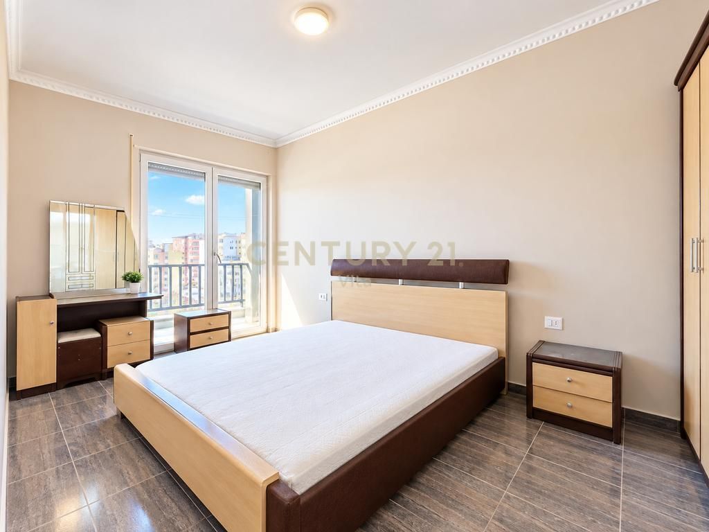 APARTAMENT 2+1+2 TUALETE + BALLKONE ME PAMJE TE LIRE ORJENTIM JUG-LINDJE-PERENDIM GJITH KOHES DRITE ,TEK STADIUMI !!