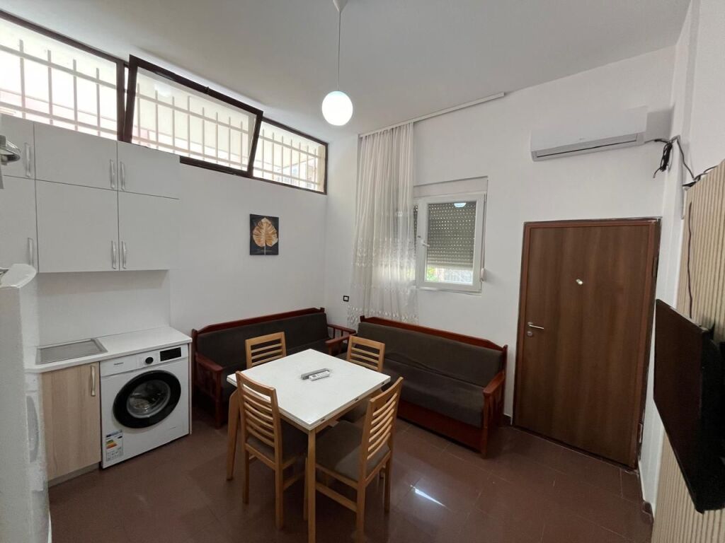 Qera | Apartament 1 + 1 | Rruga 5 Maji | 450 €/muaj