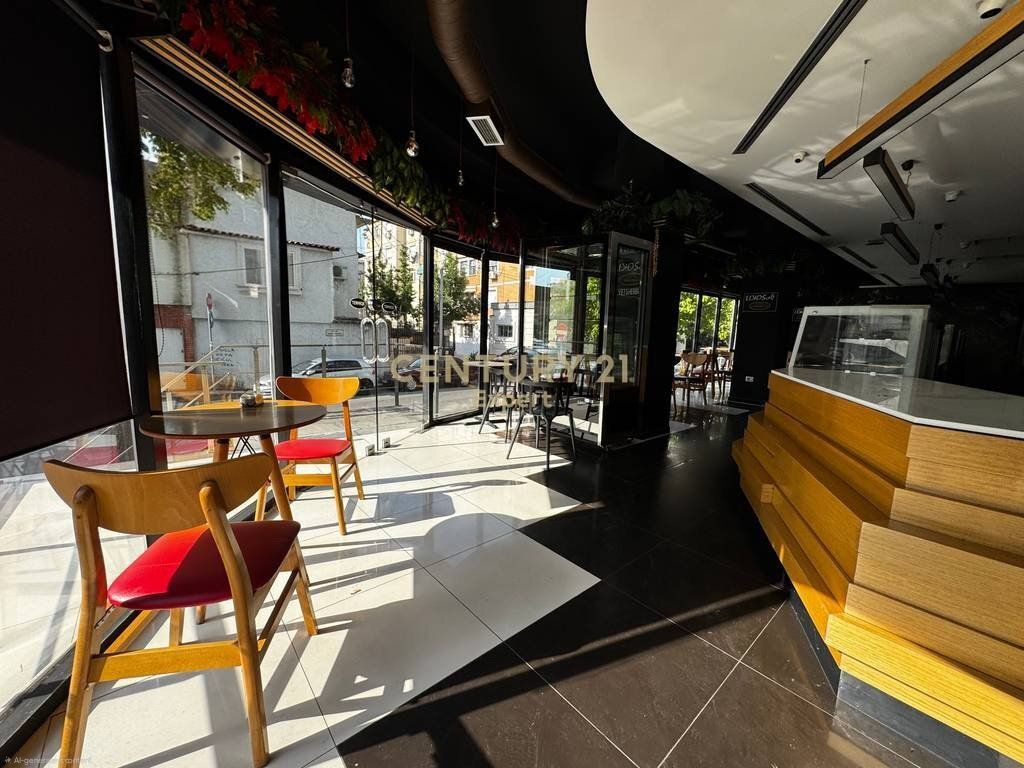 SHESIM DYQAN DHE AKTIVITET PER RESTAURANT, FURRE BUKE, PASTICERi 720,000 €