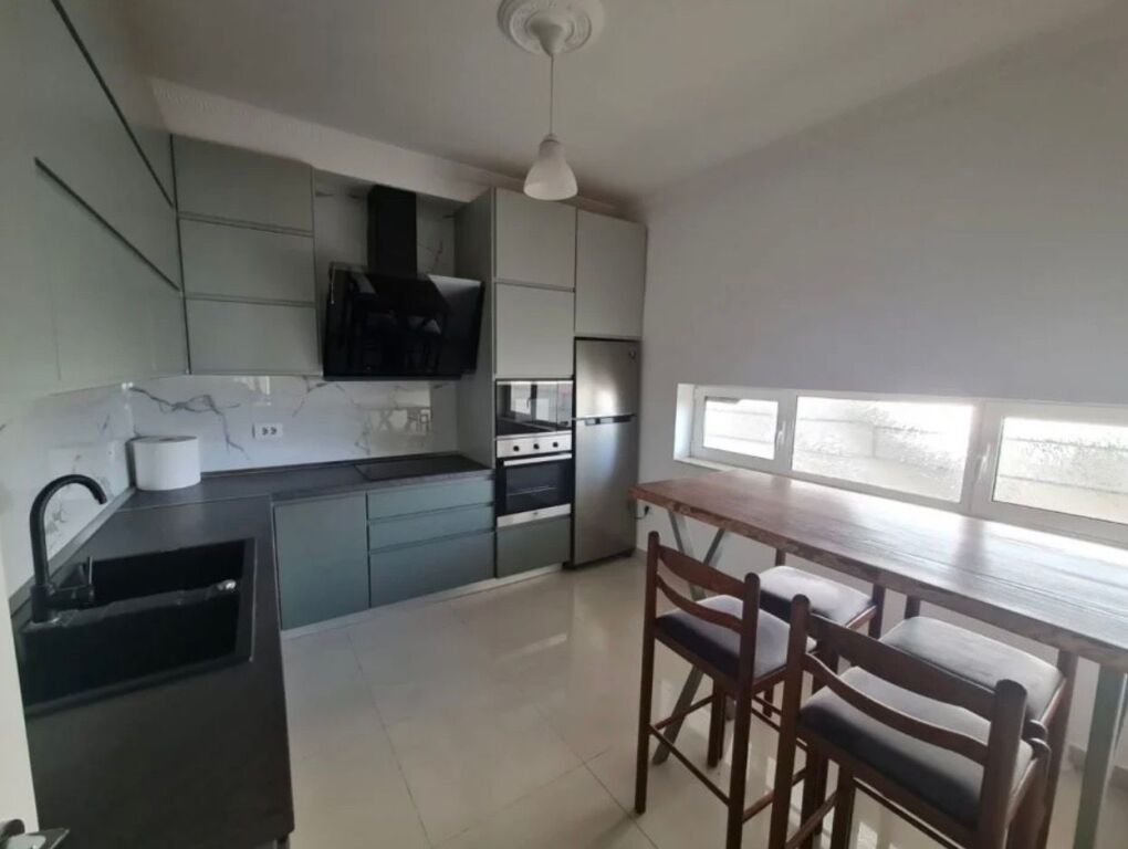 Apartament me qera 2+1+2 Kopshti Botanik