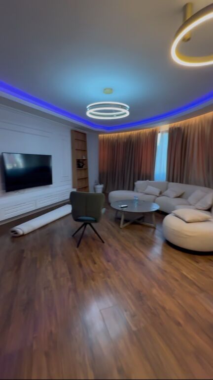 Shitet Apartament 2+1+2 me Verandë - Ngjitur me Deliorgjin, Rr. e Kavajës, Tiranë