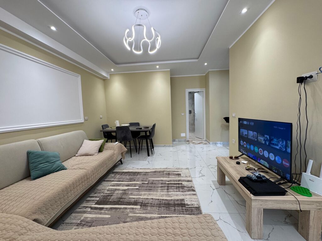 Shitet Apartament 2+1