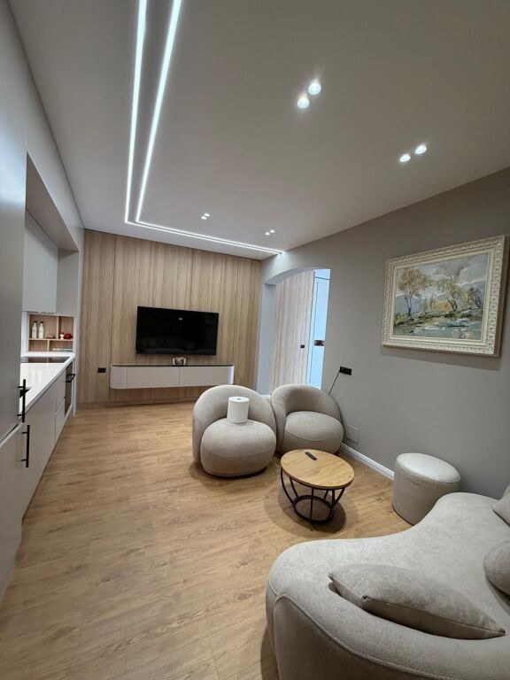 🏡 Modern 2-Bedroom Apartment for Long-Term Rent – Lungomare, Vlorë