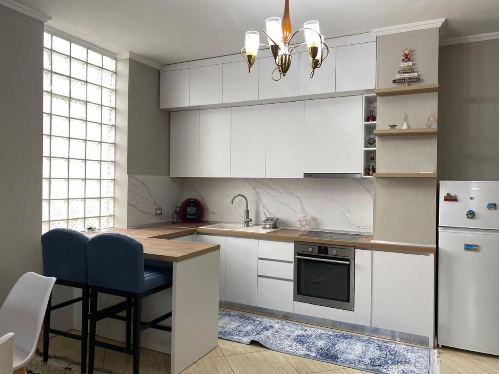 Jepet me qera Apartament 1+1 ne Rrugen e Elbasanit  ID 5582