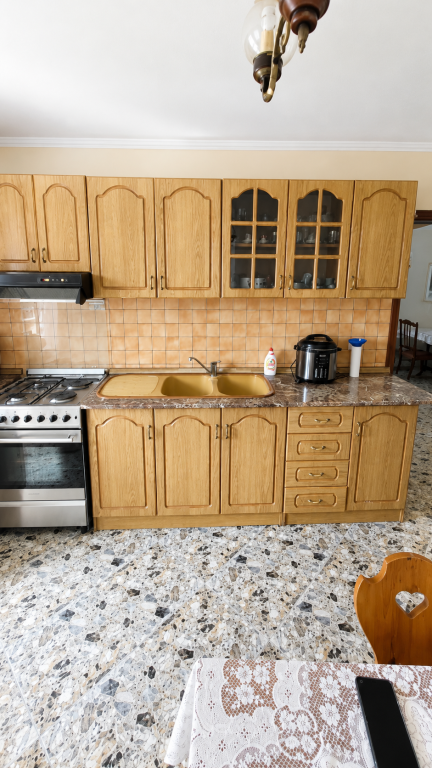 💫Shitet  Apartament 2+1+2 ballkone në zemër të Kavajë
